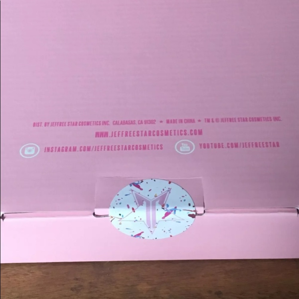 ❌❌ SOLD OUT! ❌❌ NIB JEFFREE STAR JAWBREAKER MIRROR - Picture 6 of 7